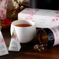 Cutie metalica cu infuzie de ceai verde Cherry Blossom Hanami, 50 de portii de ceai