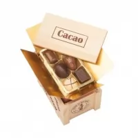 Praline de ciocolata belgiana in cutie de lemn Valentino 180g