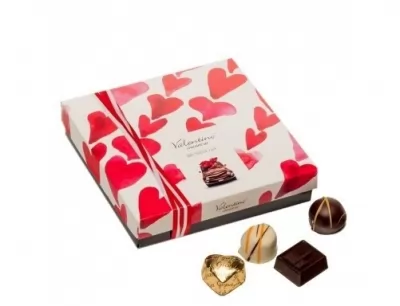 Cutie patrata cu 12 praline de ciocolata Valentino 175g
