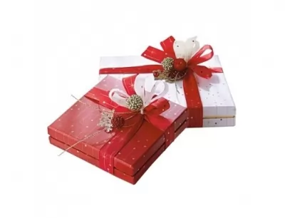 Praline ciocolata belgiana Christmas Luxury cutie alba cu rosu Valentino