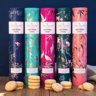 Biscuiti artizanali cu ciocolata neagra Sara Miller Shortbread 250g