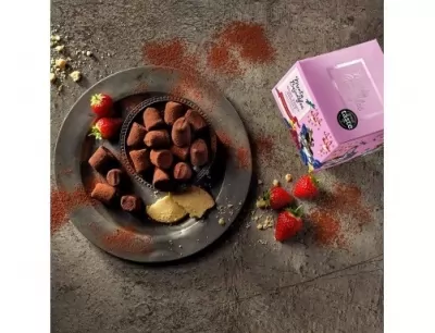 Trufe de ciocolata cu lapte si fructe rosii Monty 100g