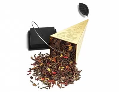 Infuzor piramida suflat cu aur Tea Forte