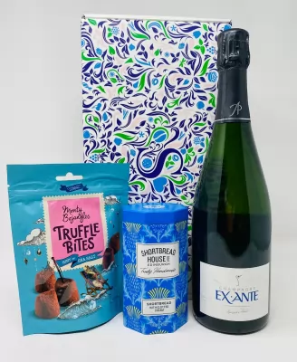 Pachet cadou cu sampanie, biscuiti artizanali si trufe de ciocolata