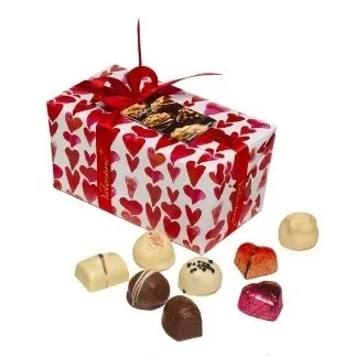 Cutie cu praline asortate de ciocolata belgiana  Valentino Red Hearts 700g